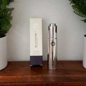 Monat Rejuvenique Oil